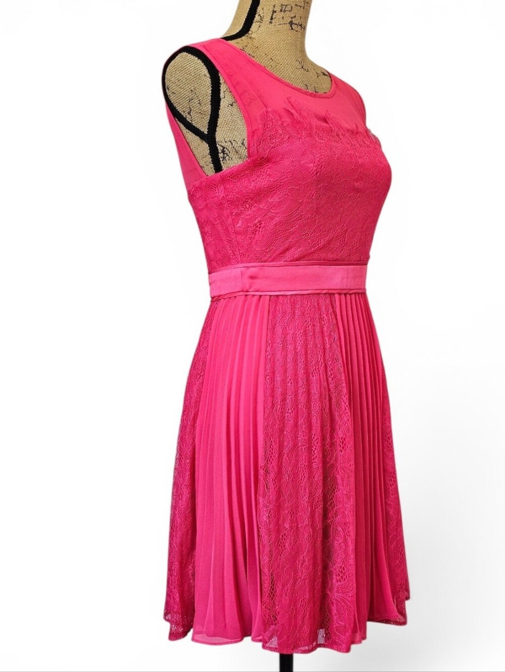 Max Cleo Feminine Hot Pink Lace Pleated Fit & Flare Party Cocktail Dress, Size 2 - Picture 3 of 8